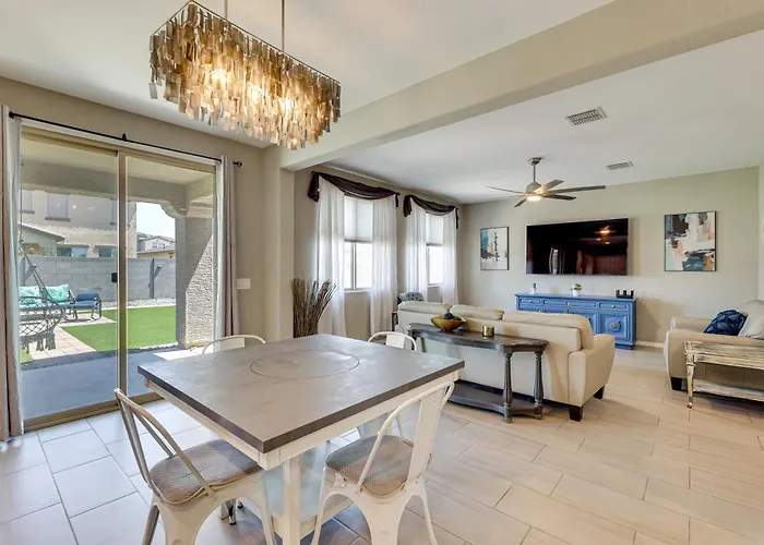 Holiday home 16 Mi To State Farm Stadium: Quiet Gem W/ Games